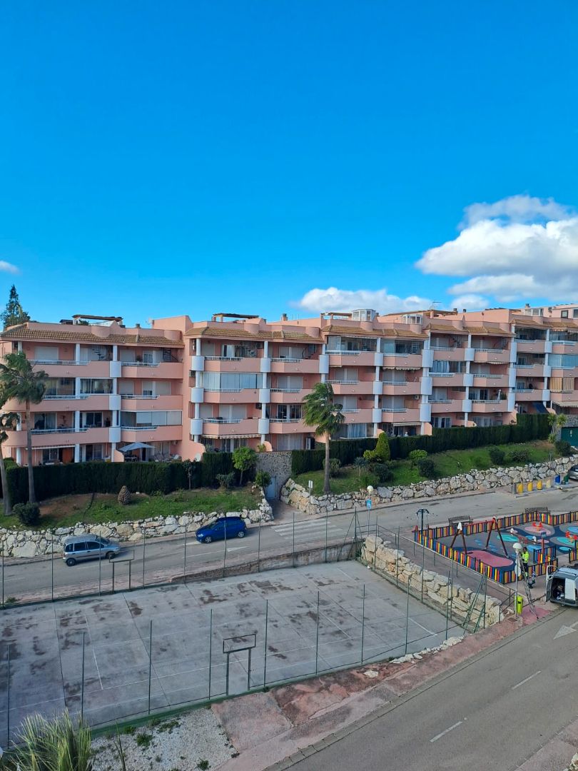 Vista exterior de Apartament en venda en Fuengirola amb Aire condicionat, Terrassa i Traster