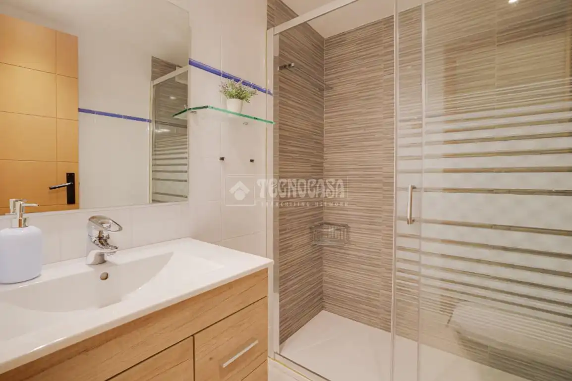 Baño de Piso en venta en Mataró con Aire acondicionado y Calefacción