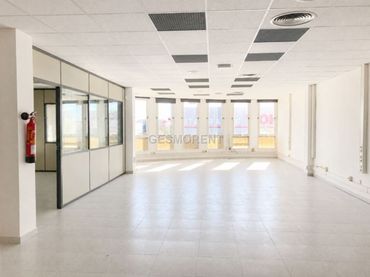 Bureau avec ascenseur à louer à Nord