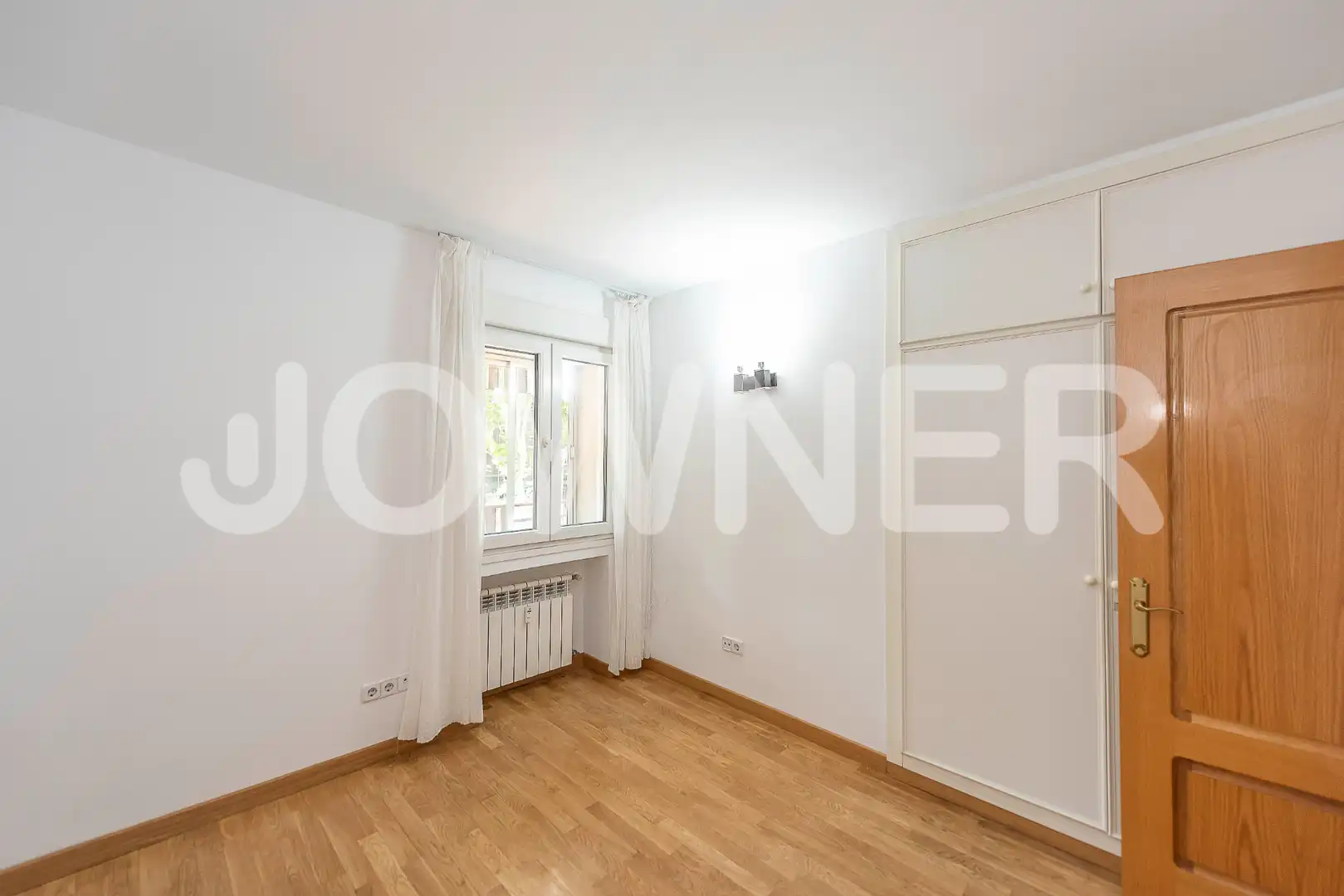 Schlafzimmer von Wohnung zur Miete in Madrid mit Klimaanlage, Heizung und Terrasse