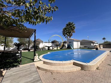 Casa amb piscina en venda a Totana
