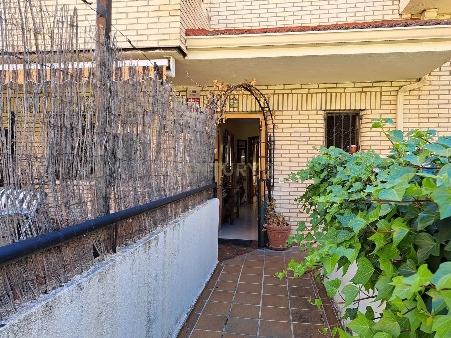 Garten von Einfamilien-Reihenhaus zur Miete in Boadilla del Monte mit Abstellraum, Ofen und Waschmaschine