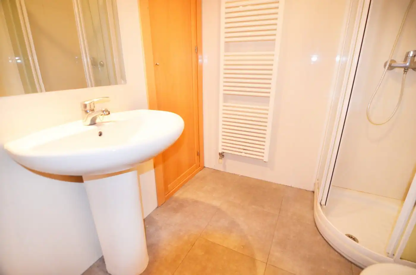 Baño de Piso de alquiler en Salamanca con Calefacción y Amueblado