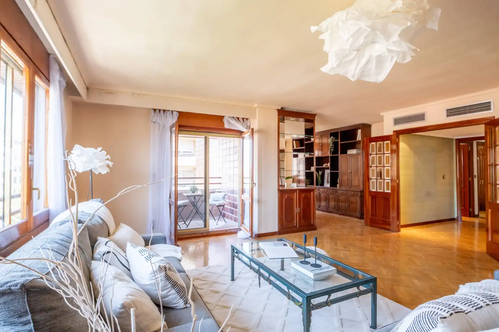 Living room of Flat for sale in Zaragoza  with Air Conditioner, Heating and Terrace