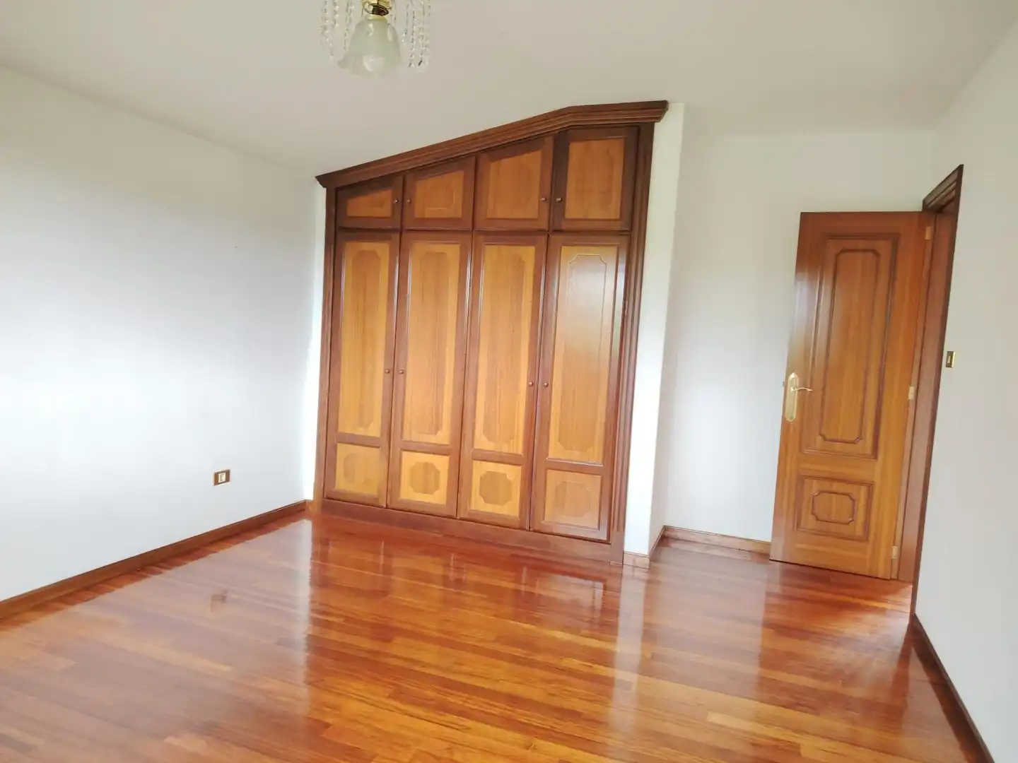 Habitación de Casa o chalet en venta en Vigo  con Calefacción, Terraza y Balcón