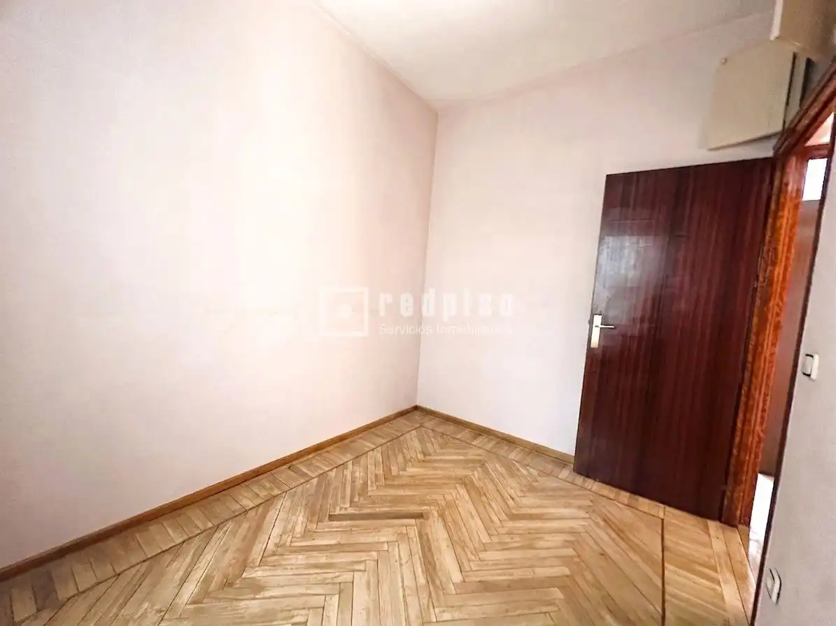 Dormitori de Pis en venda en Madrid amb Calefacció, Parquet i Terrassa
