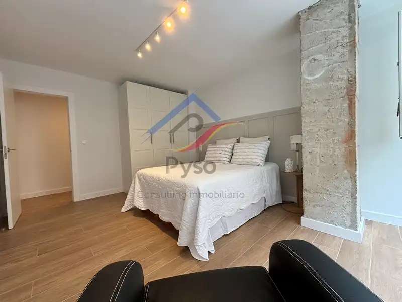 Schlafzimmer von Wohnung zur Miete in Santander mit Heizung, Möbliert und Ofen