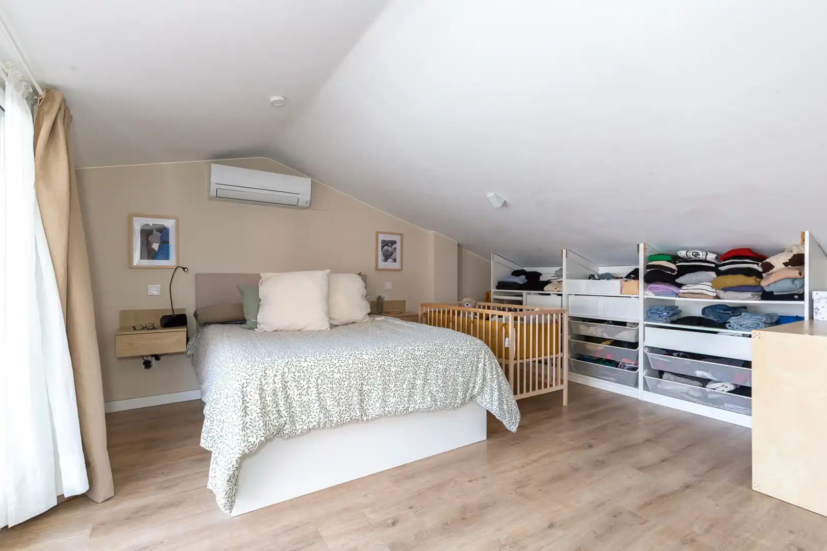 Habitación de Ático en venta en Rubí con Aire acondicionado, Calefacción y Terraza