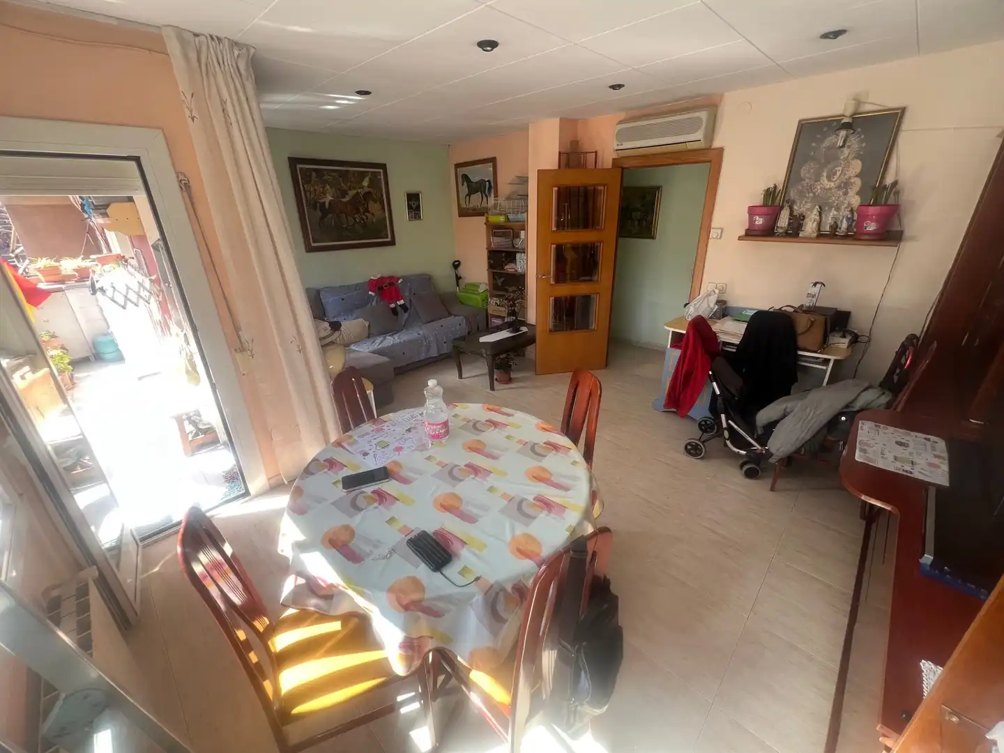Comedor de Piso en venta en Badalona con Aire acondicionado, Horno y Balcón