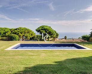 Jardí de Casa o xalet en venda en Sant Vicenç de Montalt amb Aire condicionat, Terrassa i Piscina