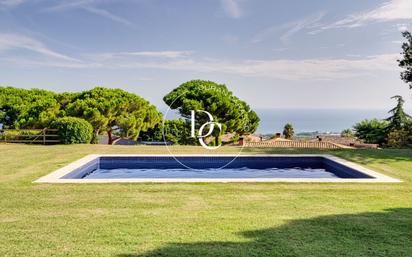 Jardí de Casa o xalet en venda en Sant Vicenç de Montalt amb Aire condicionat, Terrassa i Piscina