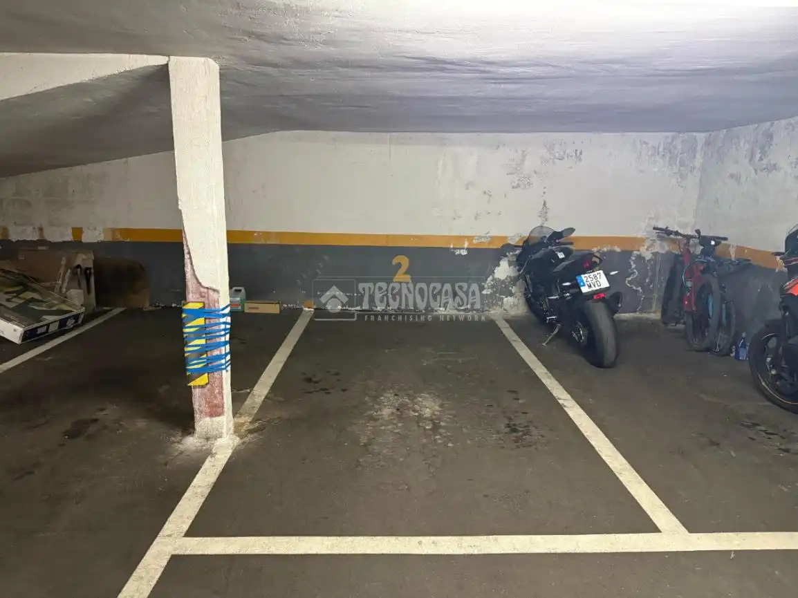 Parkplatz von Garage zum Verkauf in Madrid