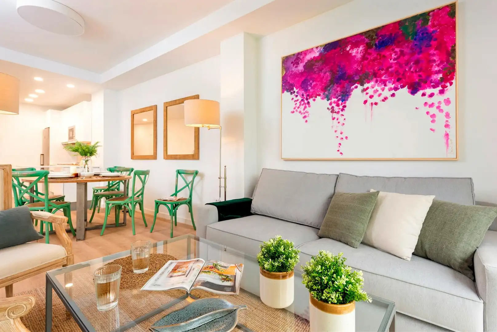 Living room of Flat for rent in Sevilla  with Air Conditioner, Heating and Washing machine