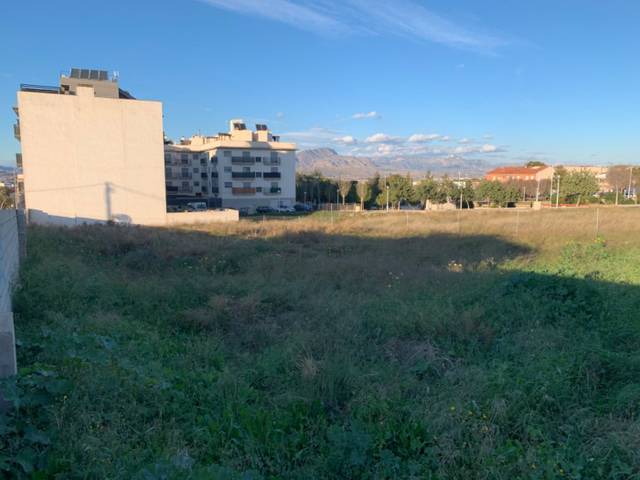 Terreno residencial en Venta en Calle VICENTE CERVERA en Las Fuentes - Los Cipreses