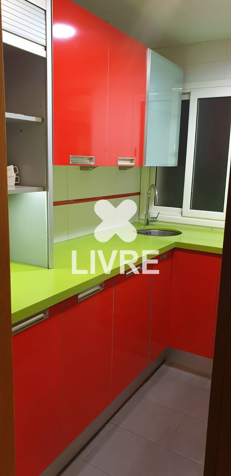 Cuina de Pis en venda en Sant Boi de Llobregat amb Aire condicionat i Terrassa