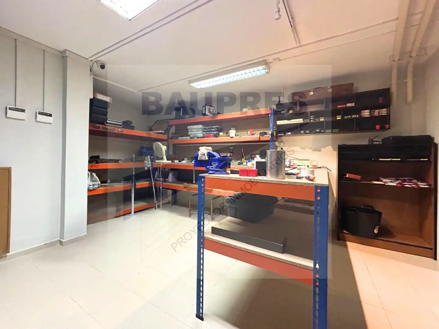 Commercial properties for sale in Madrid  with Air Conditioner and Internet