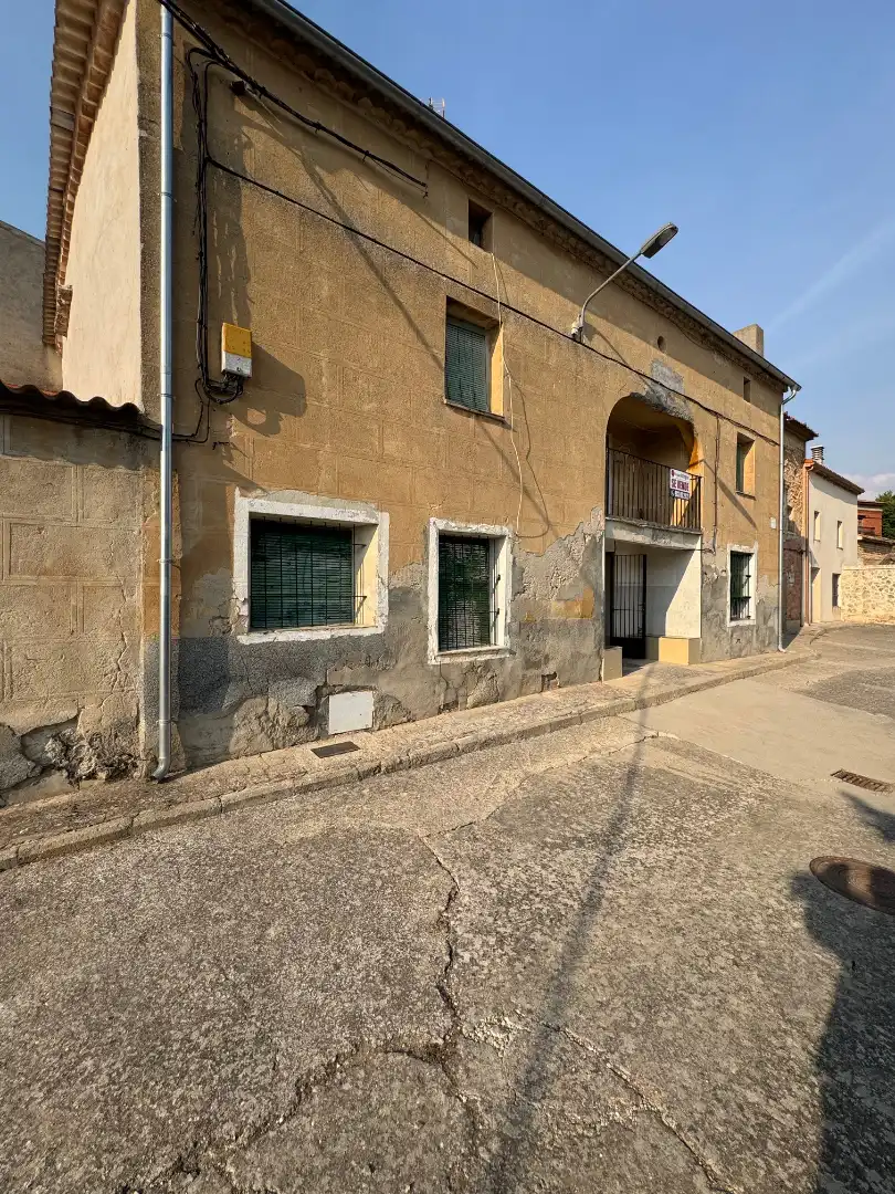 Vista exterior de Finca rústica en venda en Amusquillo amb Calefacció, Terrassa i Traster