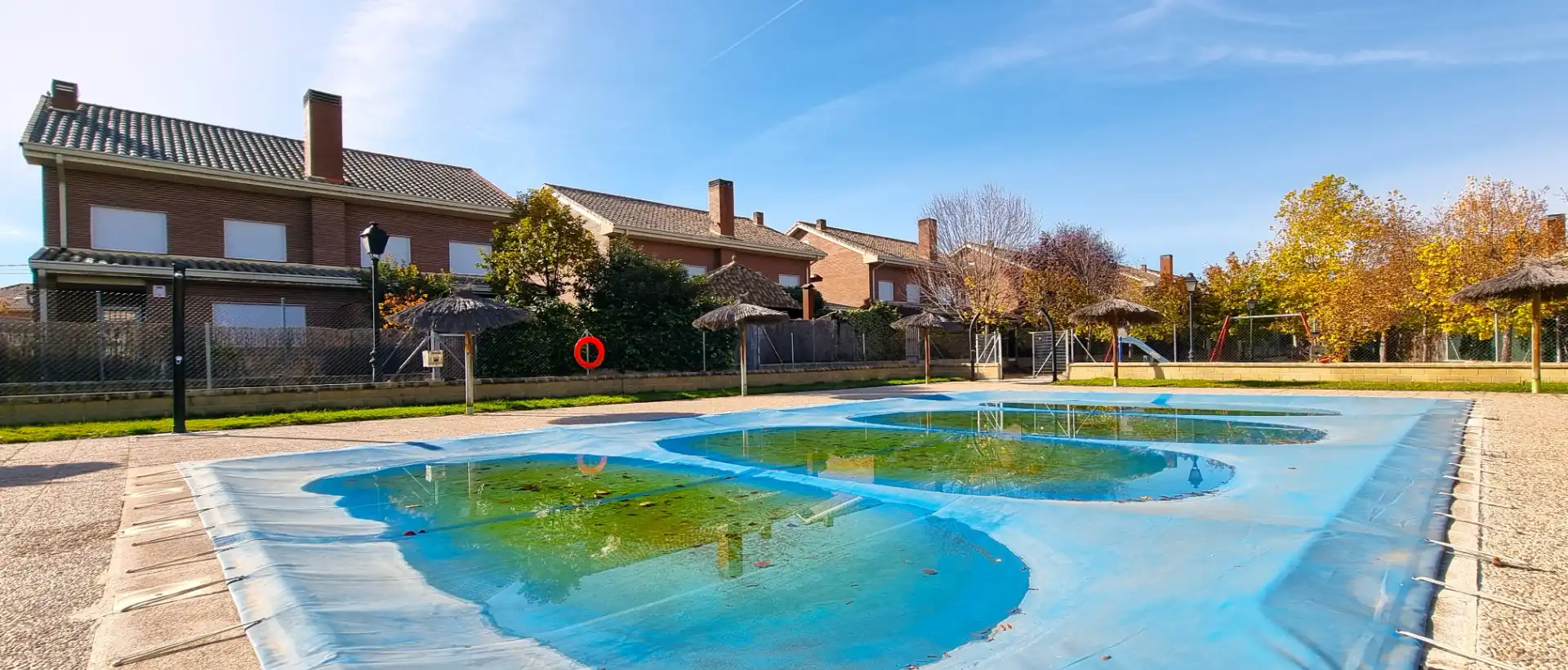 Swimming pool of Detached homes for sale in Guadalix de la Sierra  with Air Conditioner, Heating and Private garden