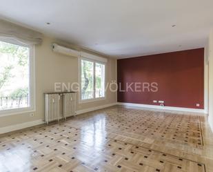 Living room of Apartment for sale in  Madrid Capital  with Air Conditioner