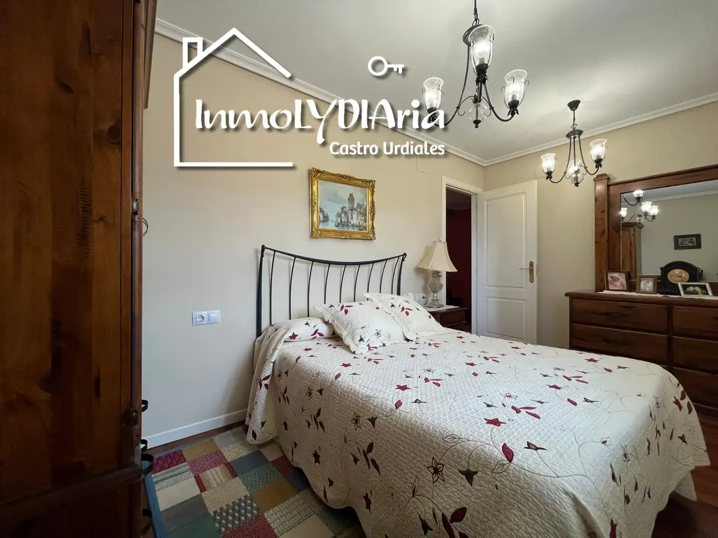 Habitación de Casa o chalet en venta en Castro-Urdiales con Calefacción, Jardín privado y Parquet