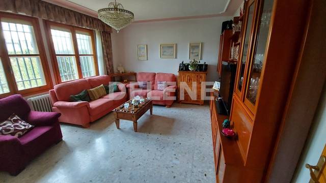 Casa adosada en Venta en Hellín