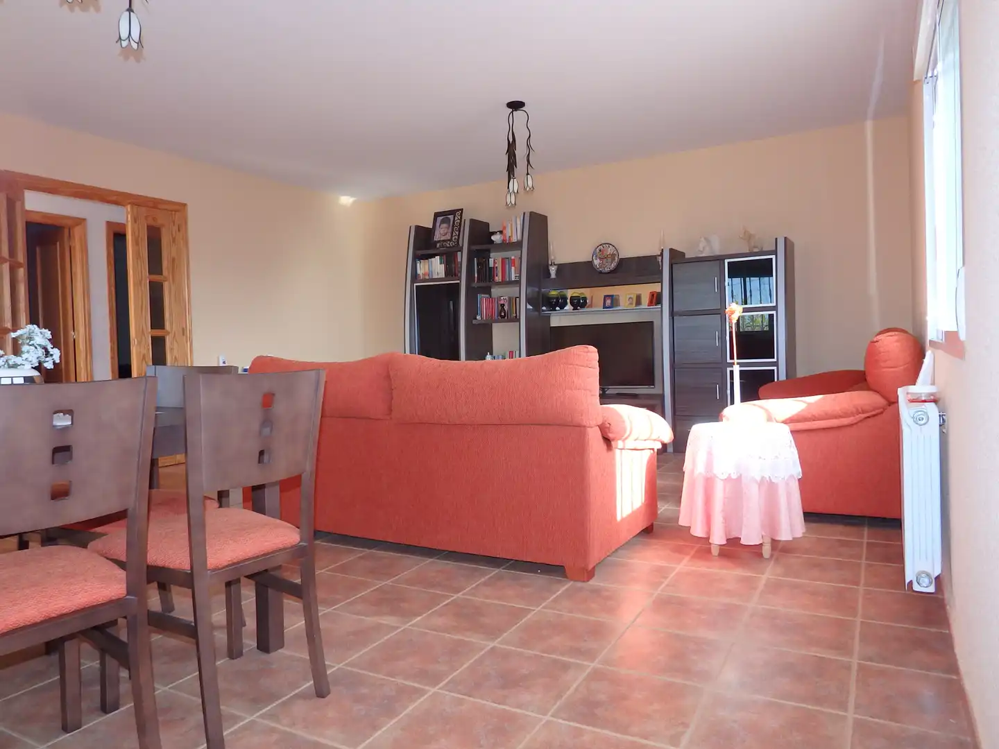 Sala d'estar de Casa o xalet en venda en Méntrida amb Calefacció, Jardí privat i Terrassa