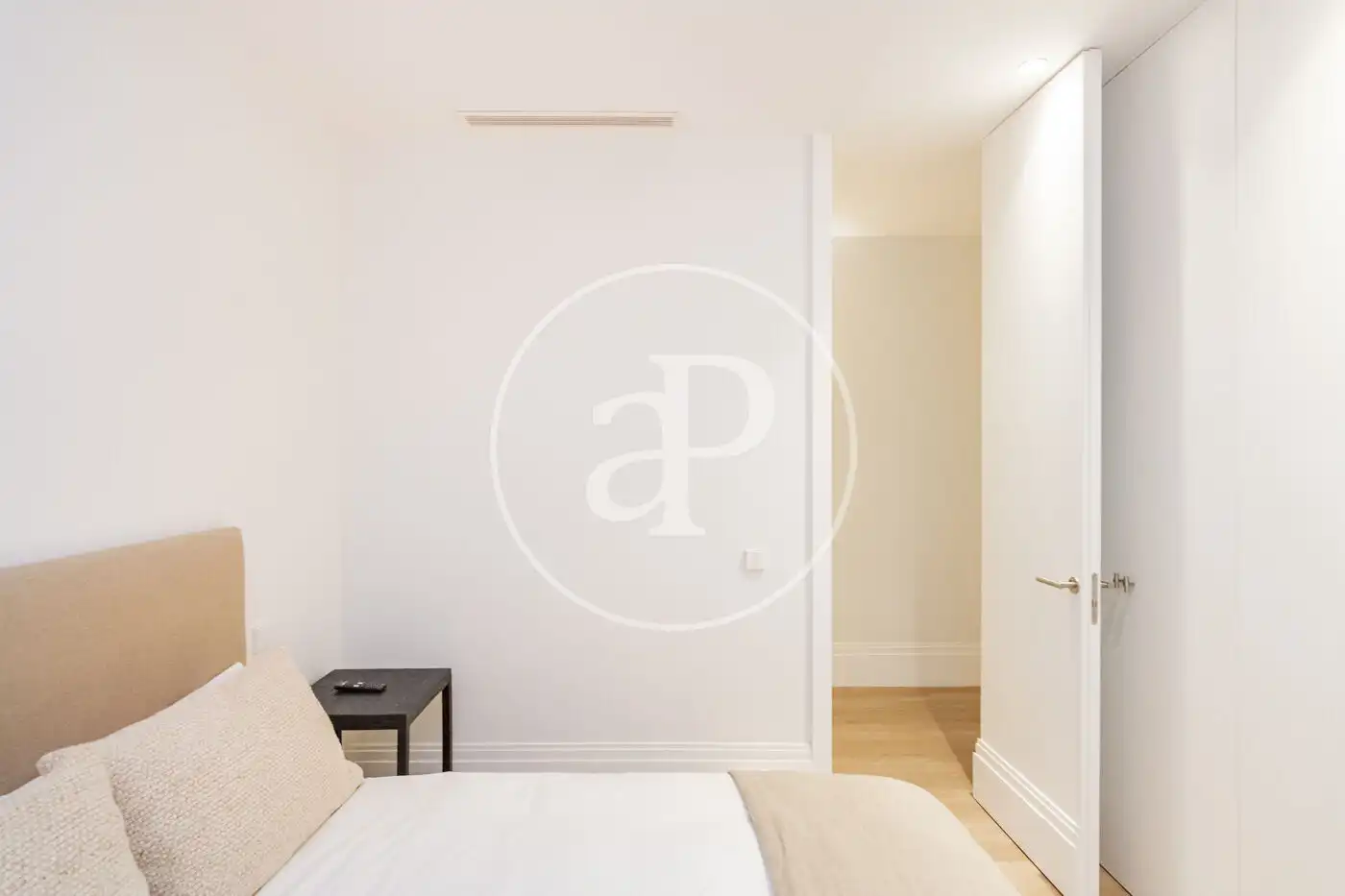 Schlafzimmer von Wohnung zum Verkauf in Madrid mit Klimaanlage, Heizung und Balkon
