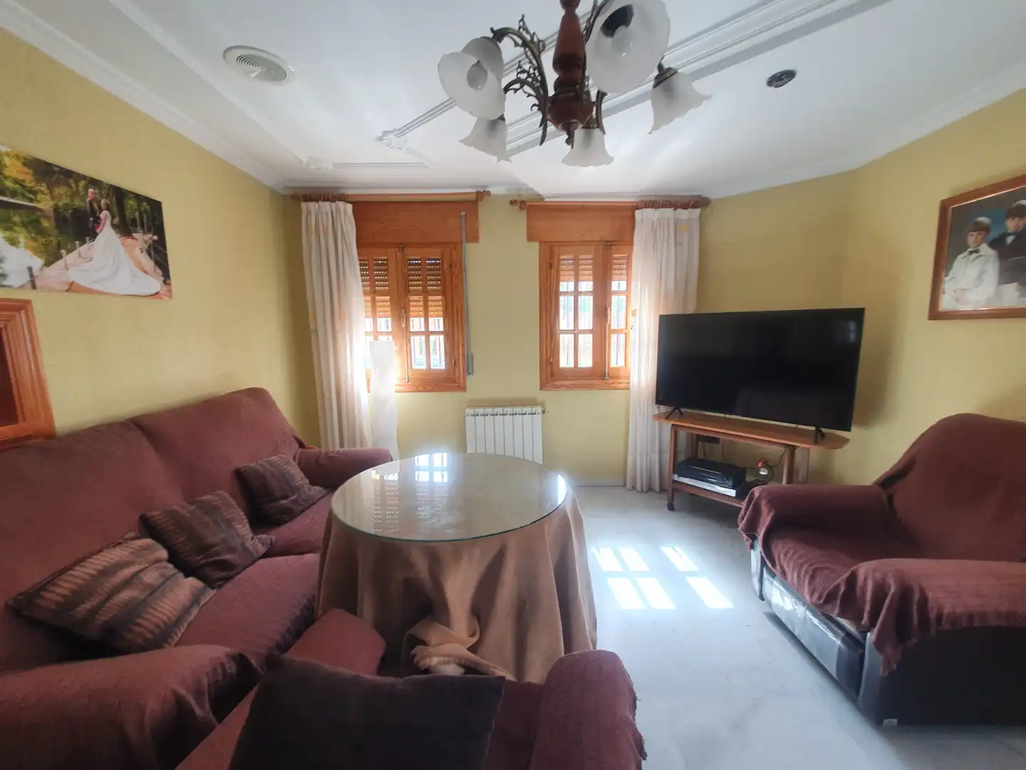 Sala d'estar de Casa o xalet en venda en Guadix amb Aire condicionat, Calefacció i Terrassa