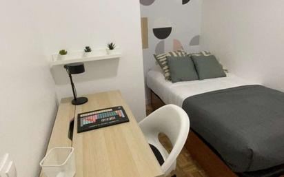 Bedroom of Flat to share in  Barcelona Capital  with Air Conditioner and Terrace