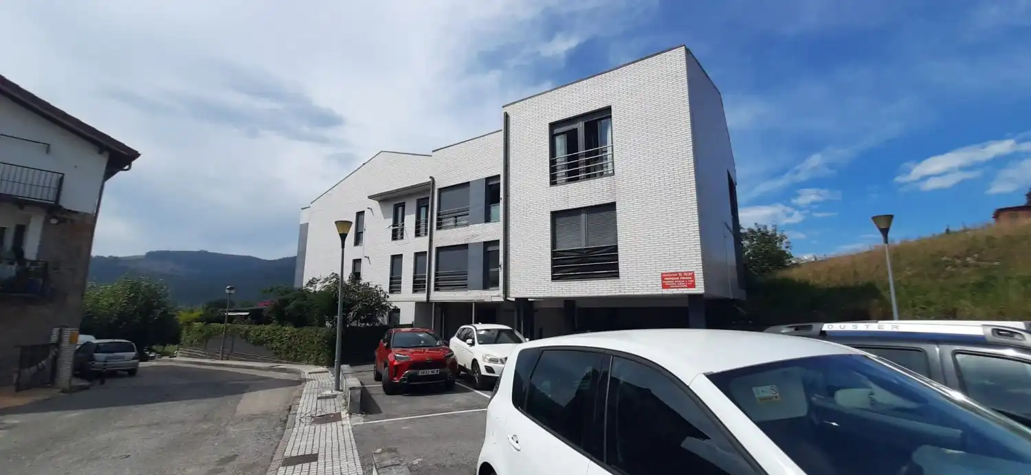 Vista exterior de Piso en venta en Solórzano con Calefacción, Parquet y Trastero