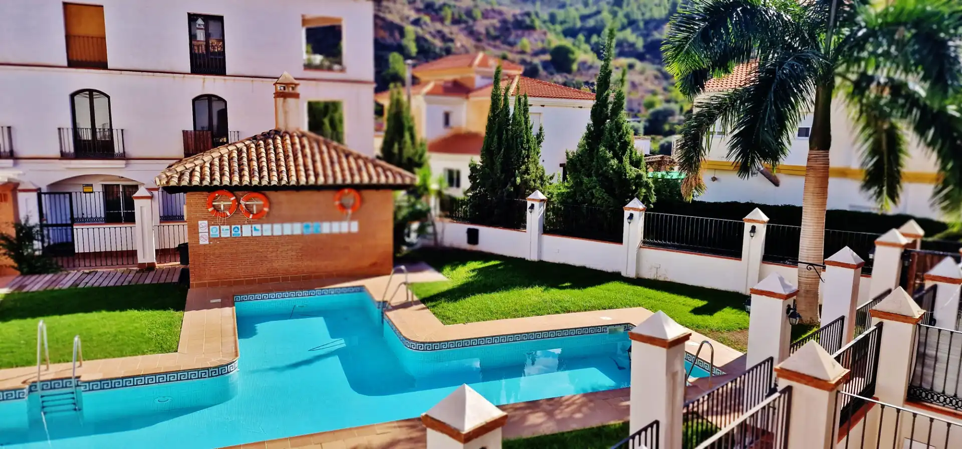 Schwimmbecken von Wohnungen zur Miete in Vélez de Benaudalla mit Klimaanlage, Heizung und Terrasse