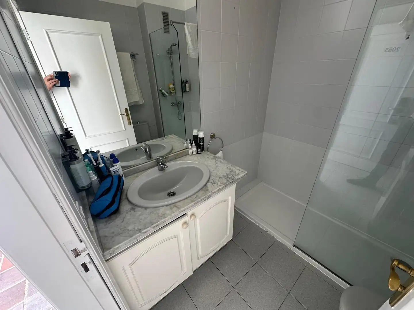 Badezimmer von Wohnungen zum Verkauf in Adeje mit Privatgarten, Terrasse und Gemeinschaftspool