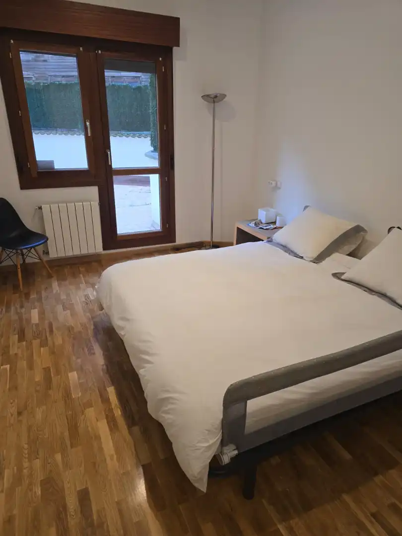 Habitación de Piso de alquiler en Gijón  con Calefacción, Parquet y Terraza