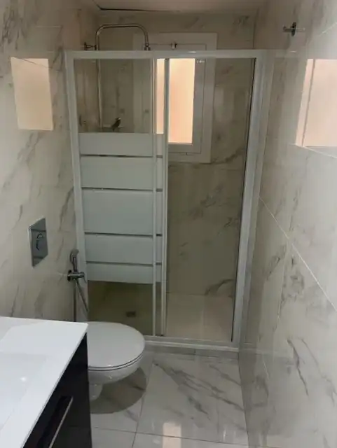 Bathroom of Flat for rent in Barcelona  with Air Conditioner