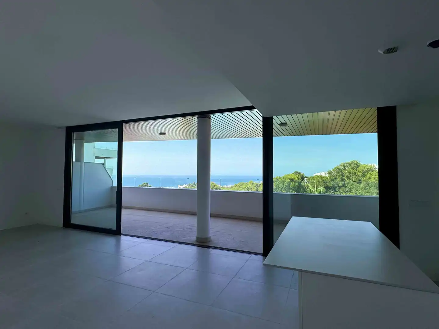 Piso de obra nueva con piscina en venta en Avenida 8 de Marzo 32, imagen 4