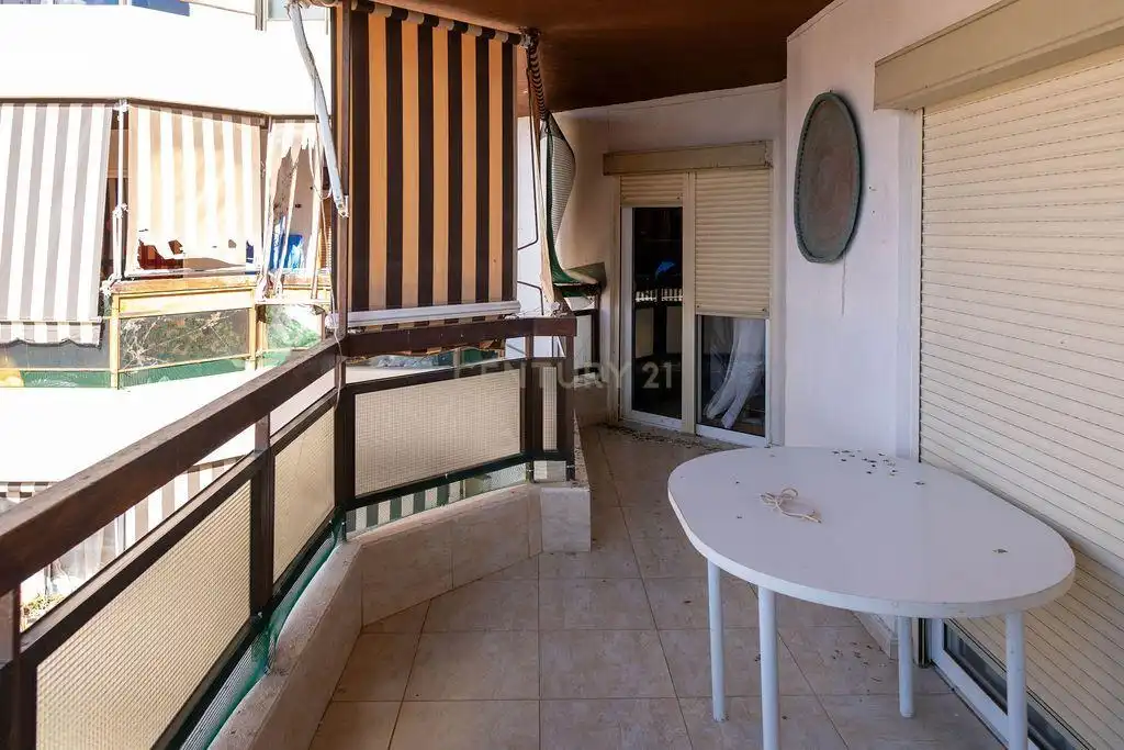 Terraza de Piso en venta en Arona con Piscina comunitaria