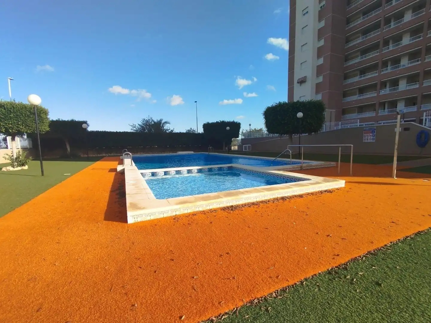 Piscina de Apartamento en venta en Guardamar del Segura con Aire acondicionado, Calefacción y Terraza