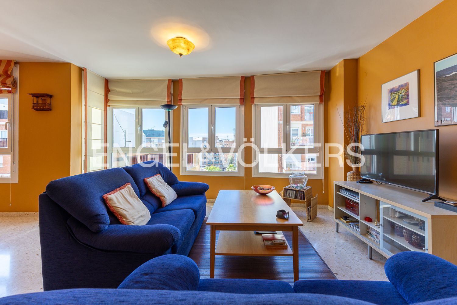 Living room of Apartment for sale in  Valencia Capital  with Air Conditioner, Heating and Furnished