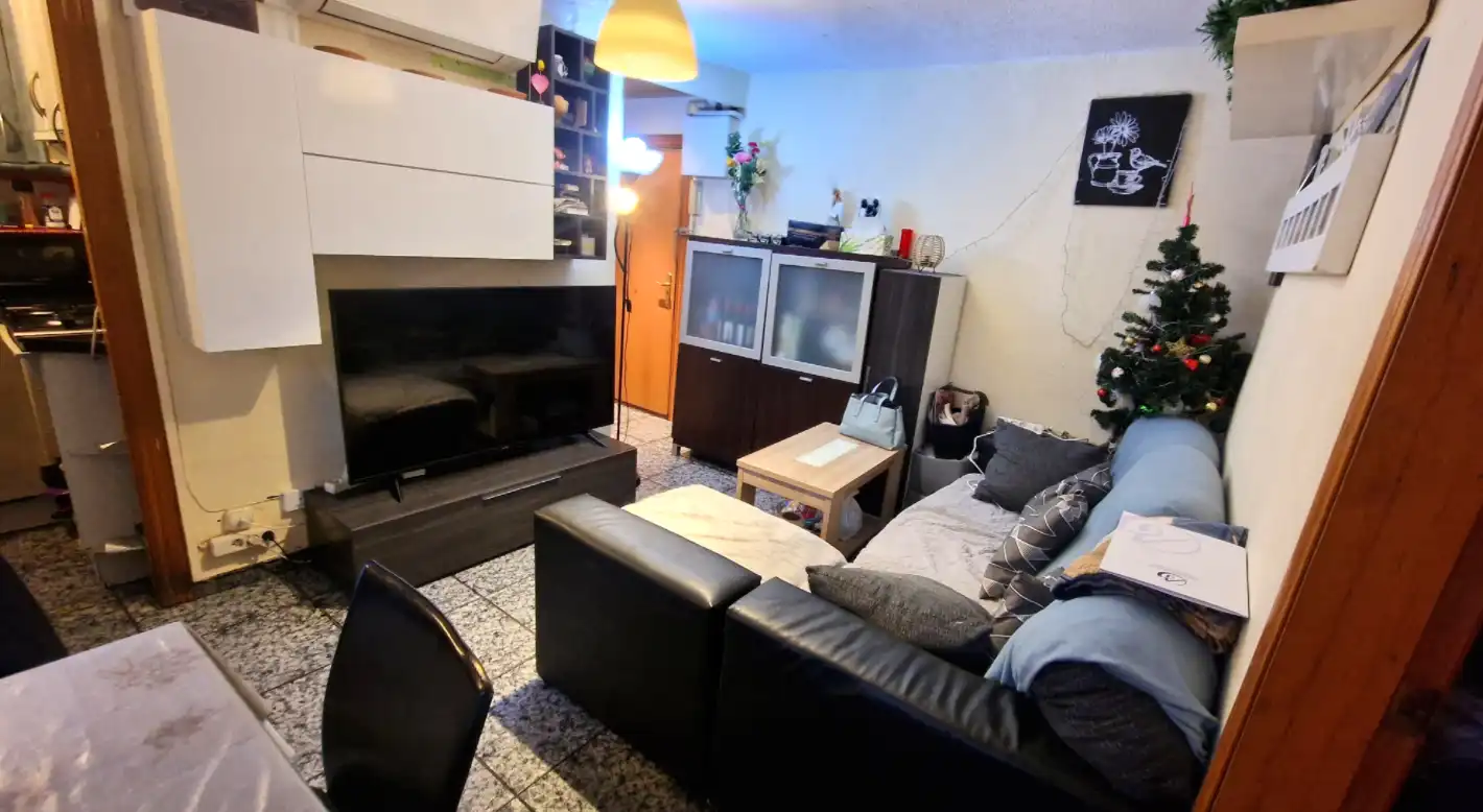Sala de estar de Piso en venta en  Barcelona Capital con Balcón