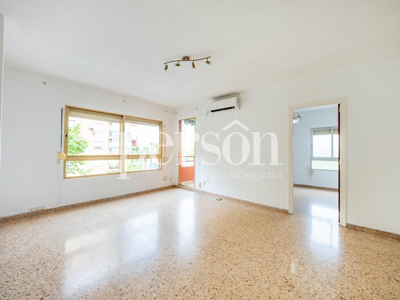 Sala d'estar de Pis en venda en  Valencia Capital amb Aire condicionat i Balcó