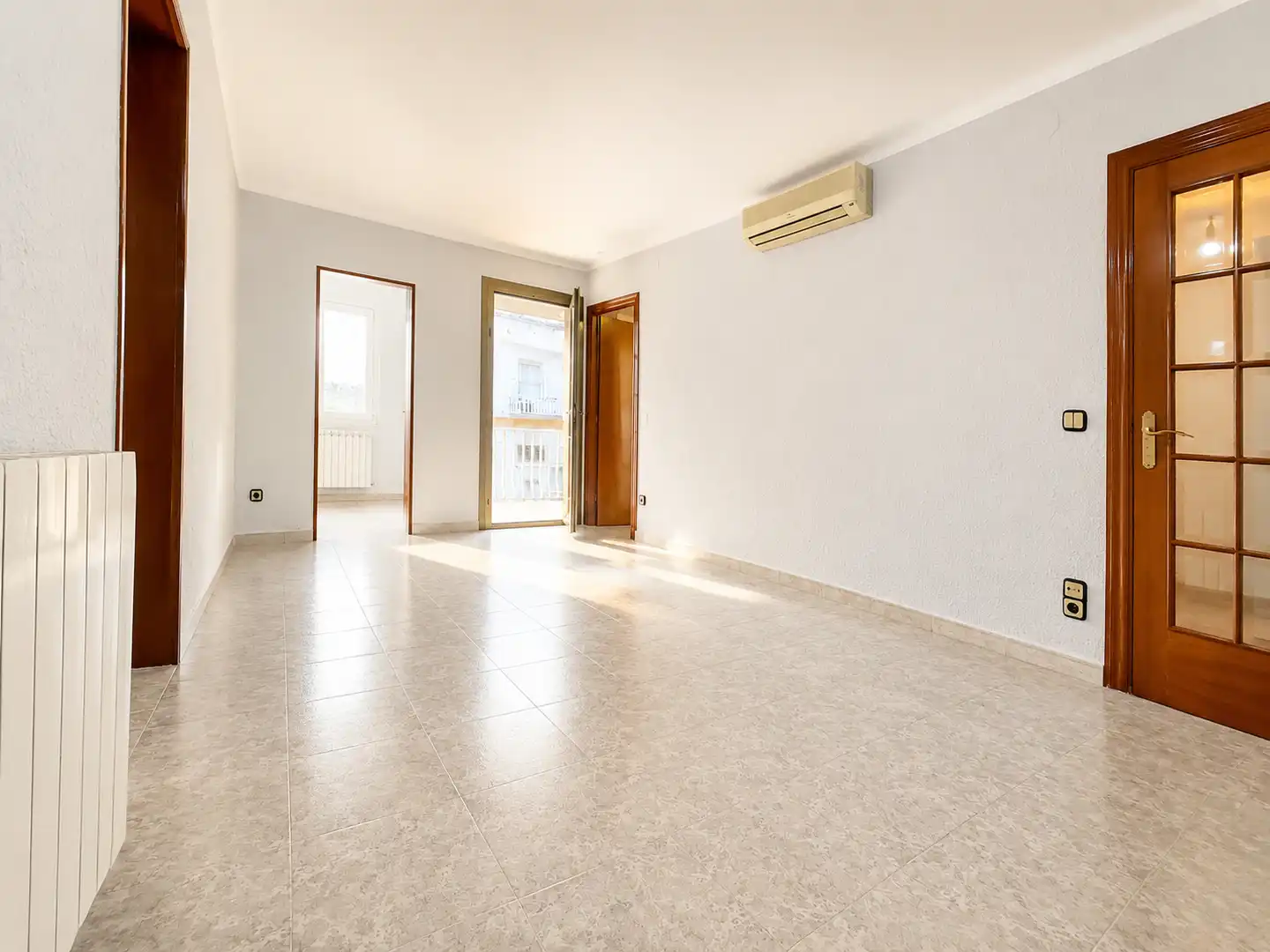 Sala d'estar de Pis en venda en Santa Coloma de Gramenet amb Aire condicionat, Calefacció i Balcó