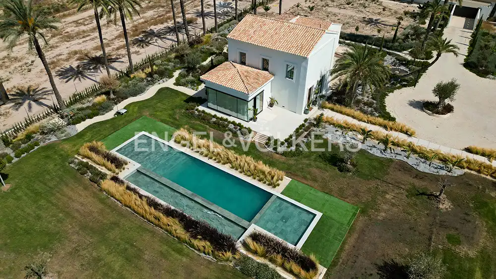 Casa o xalet en venda en Elche / Elx amb Aire condicionat, Calefacció i Jardí privat