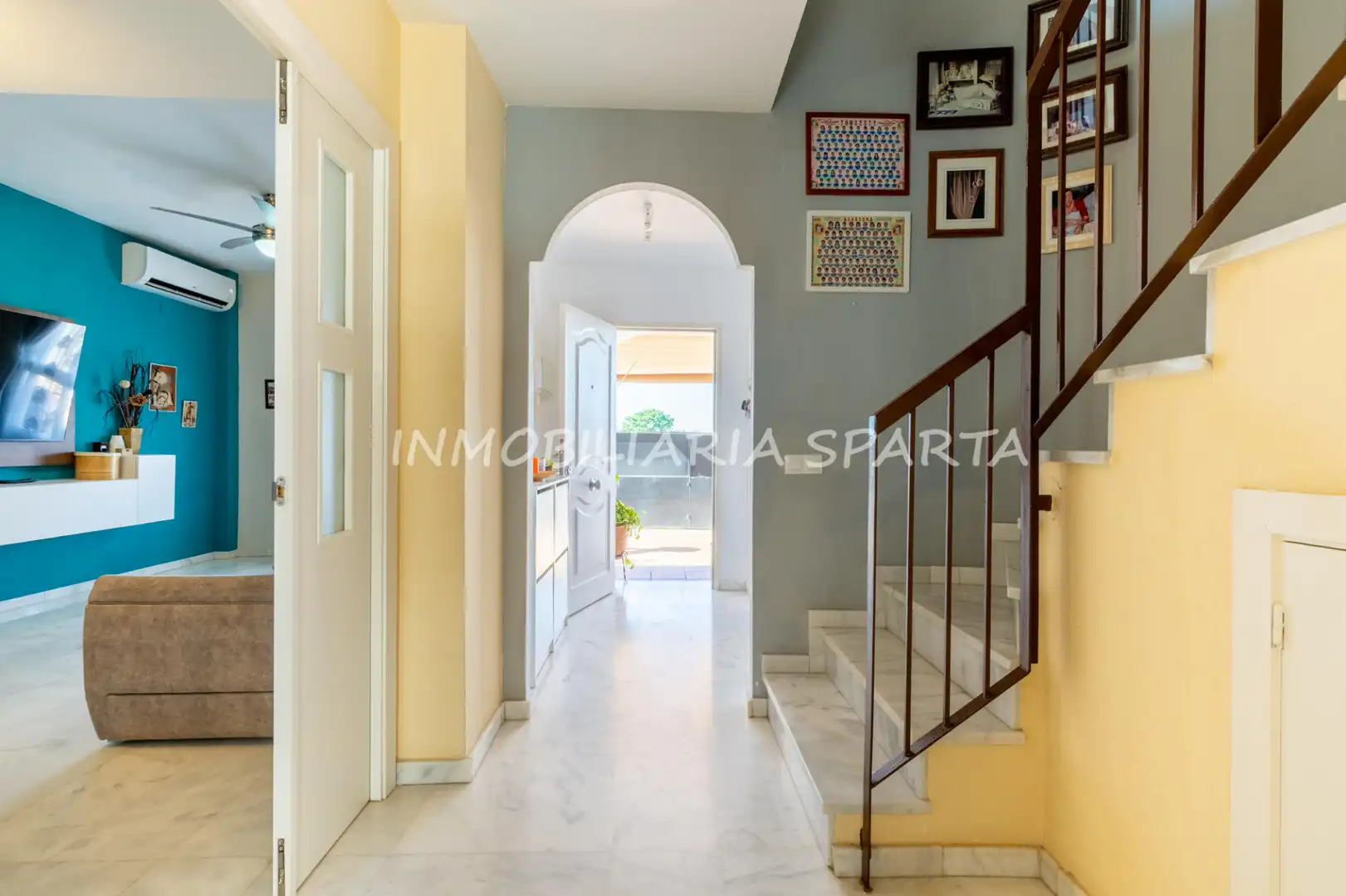 Detached homes for sale in Benacazón  with Air Conditioner, Heating and Oven