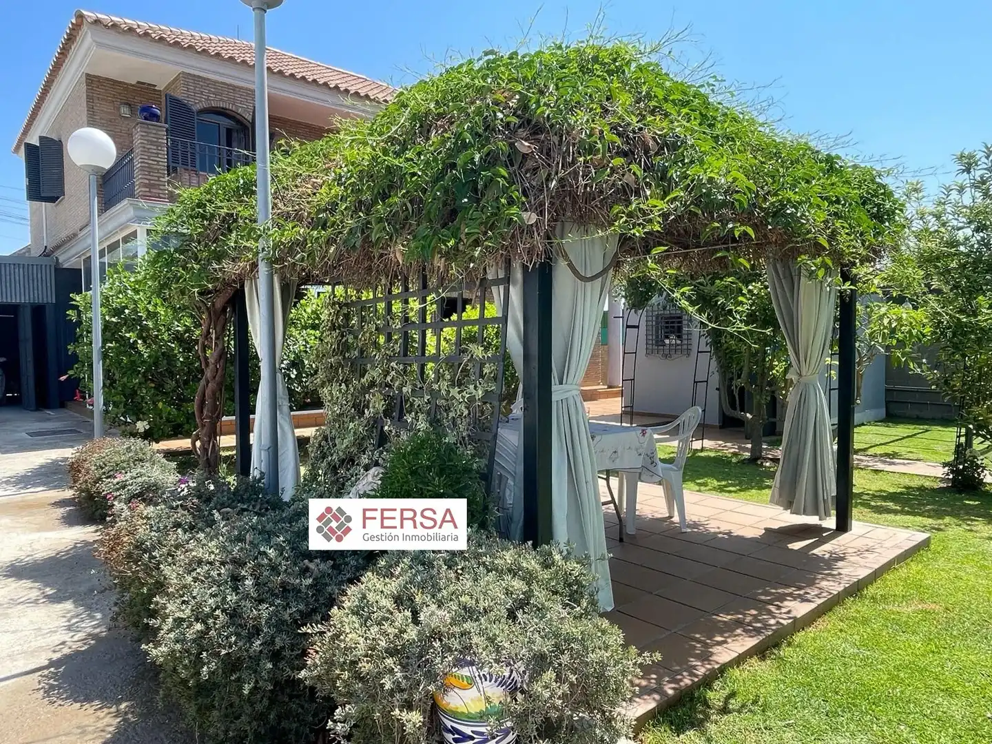 Terrassa de Casa o xalet en venda en El Puerto de Santa María amb Aire condicionat, Calefacció i Jardí privat