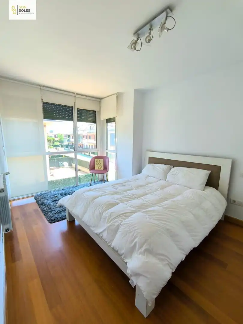 Habitación de Dúplex en venta en Santa Cruz de Bezana con Calefacción, Terraza y Alarma