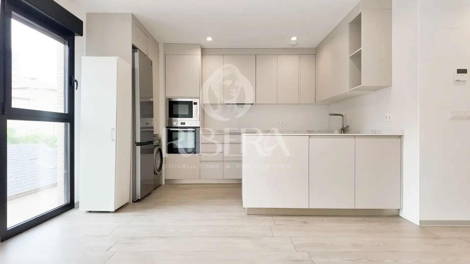 Kitchen of Flat for rent in Valencia  with Heating, Storage room and Pets allowed