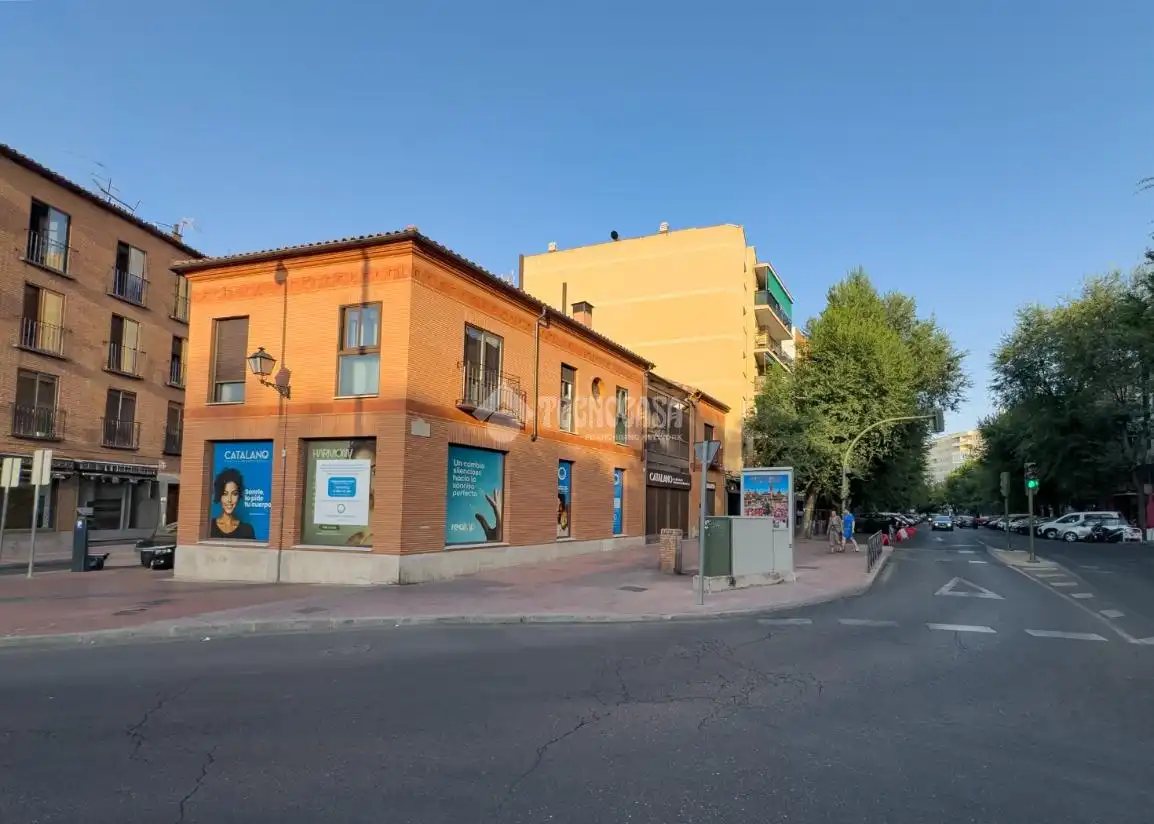 Vista exterior de Local de lloguer en Alcalá de Henares