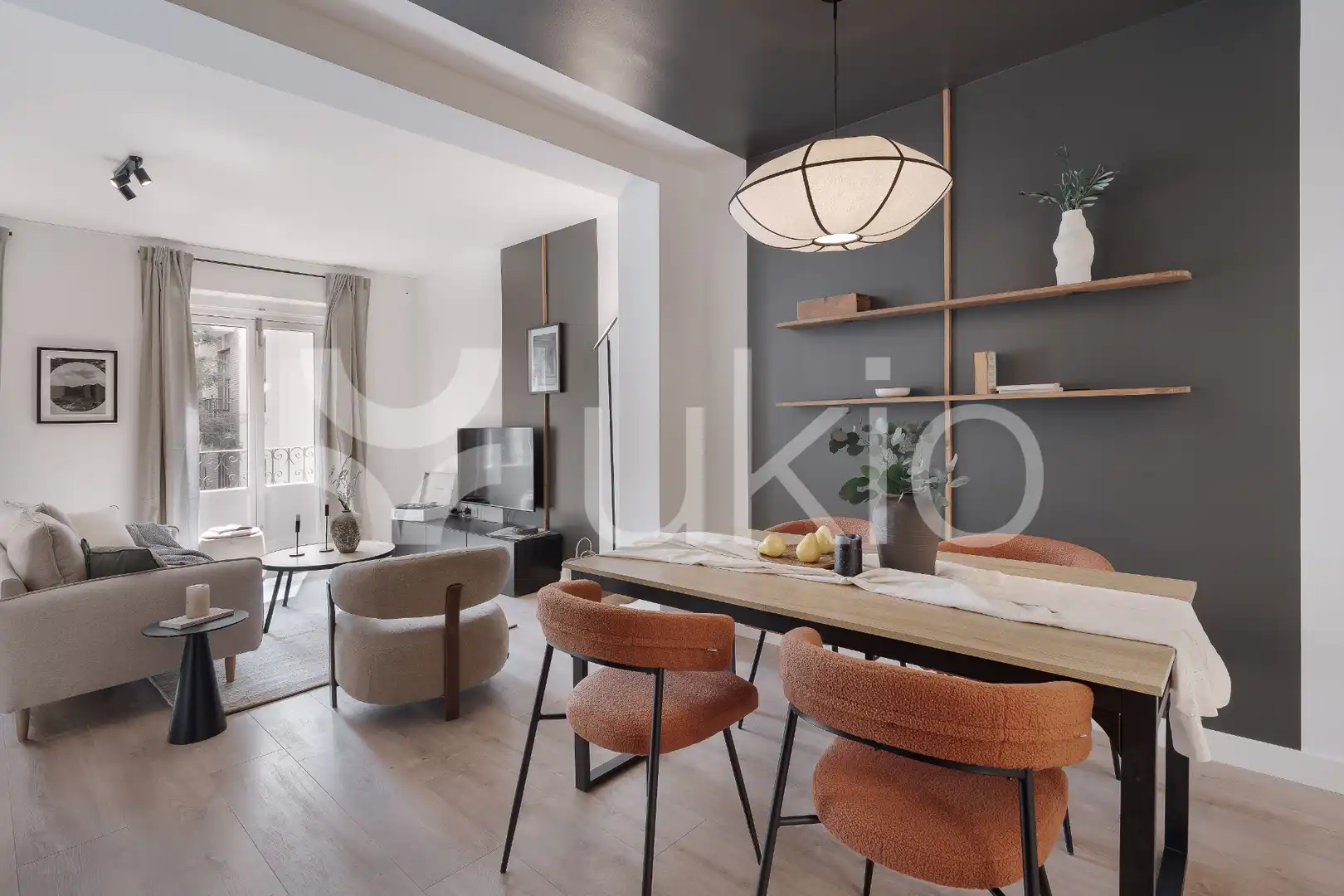 Sala de estar de Apartamento de alquiler en Madrid con Aire acondicionado, Calefacción y Amueblado