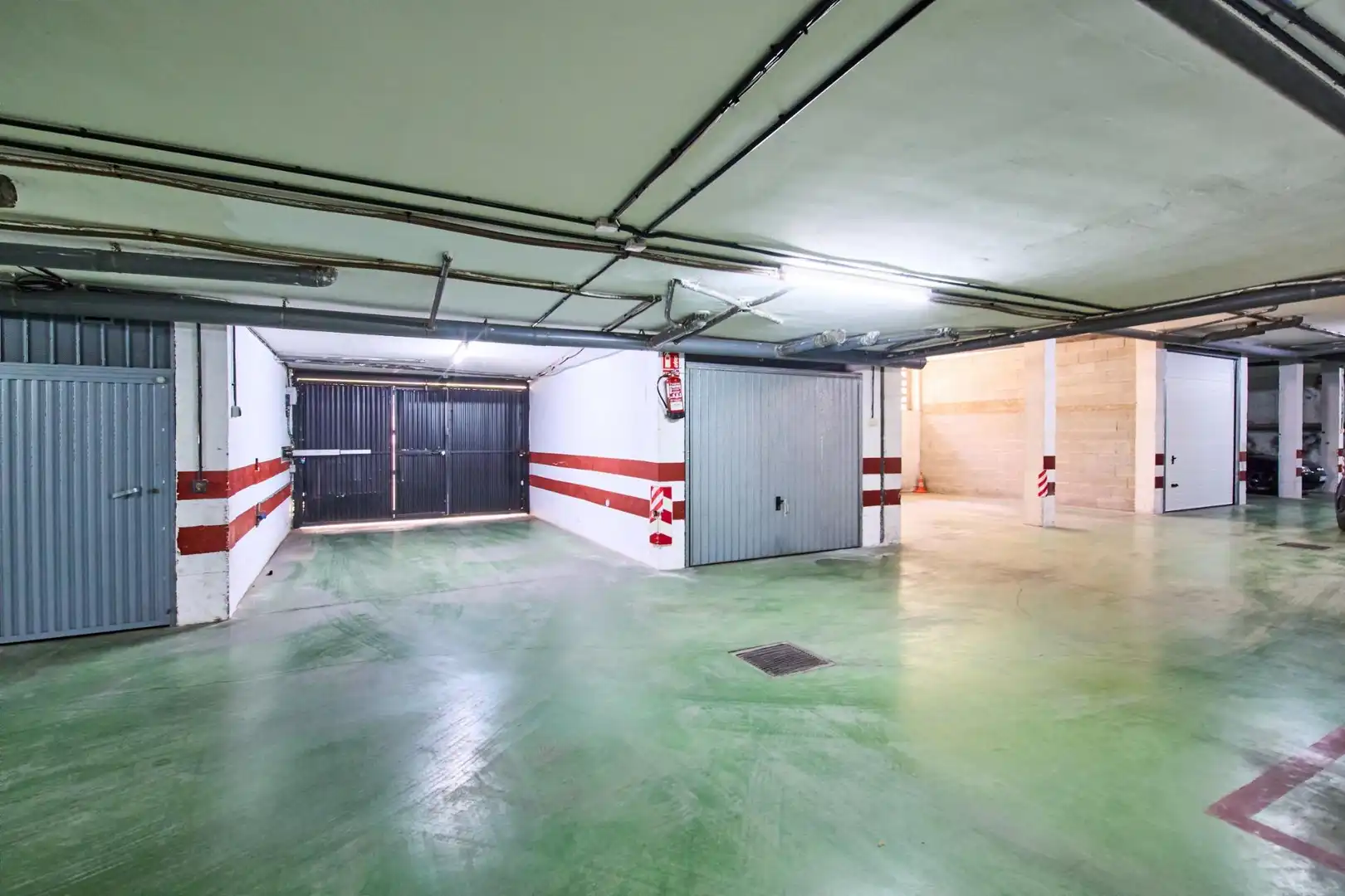 Parkplatz von Garage zum Verkauf in La Zubia