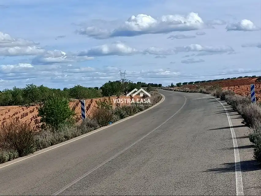 Terreno en venta en Caudete de las Fuentes